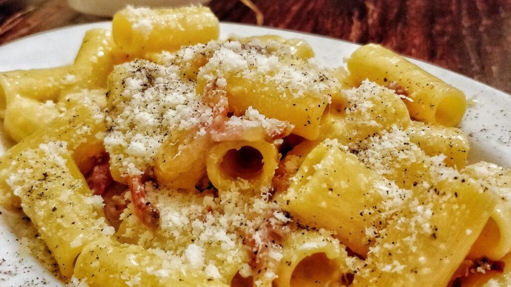 La Historia Real de la Carbonara Italiana Auténtica
