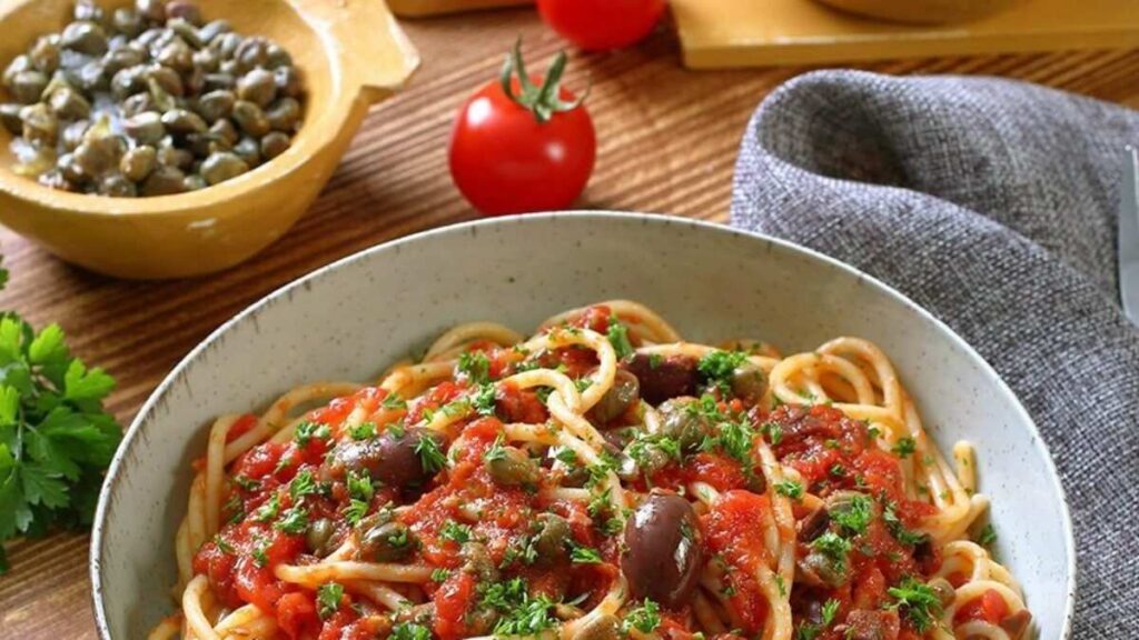 Espaguetis a la Puttanesca: La Receta Legendaria Italiana con Sabor Intenso 1 Espaguetis a la Puttanesca: La Receta Legendaria Italiana con Sabor Intenso