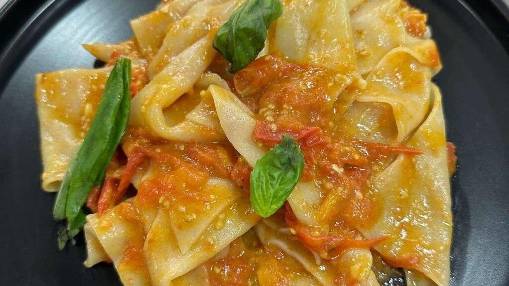 Pasta Fresca Casera solo con Harina y Agua: Receta Italiana Fácil y Económica 1 Pasta Fresca Casera solo con Harina y Agua: Receta Italiana Fácil y Económica