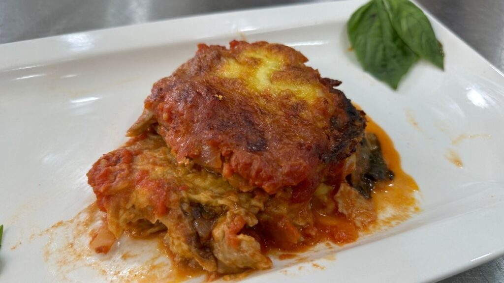 Berenjenas a la Parmesana Receta Italiana Auténtica: Fácil y Deliciosa 1 Berenjenas a la Parmesana Receta Italiana Auténtica: Fácil y Deliciosa