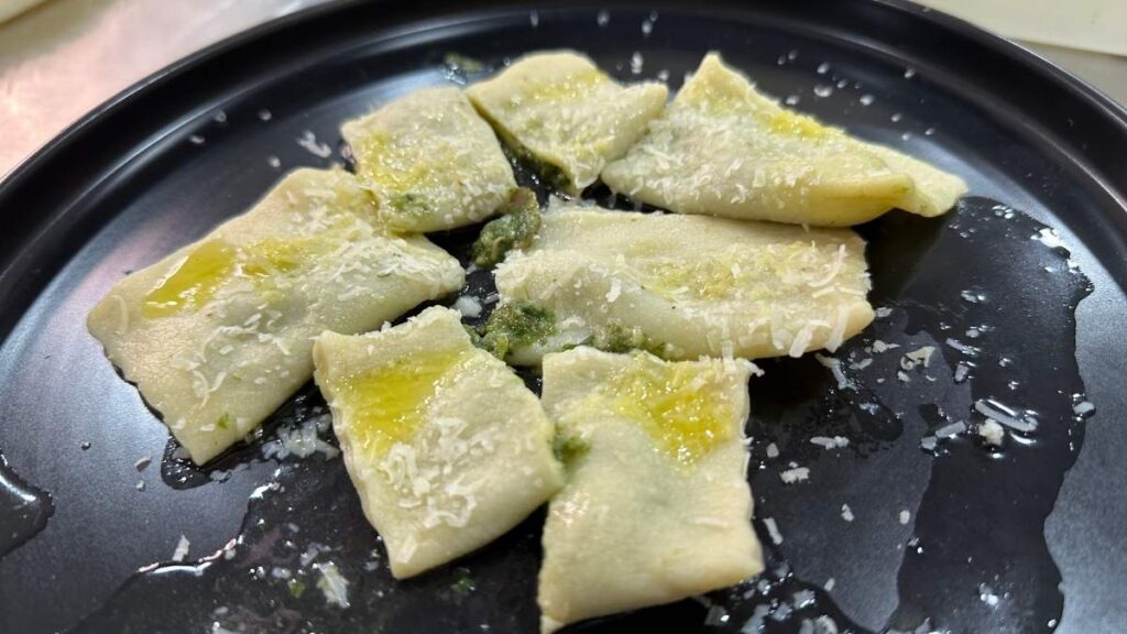 Ravioli Caseros de Espinacas y Champiñones: Receta Fácil