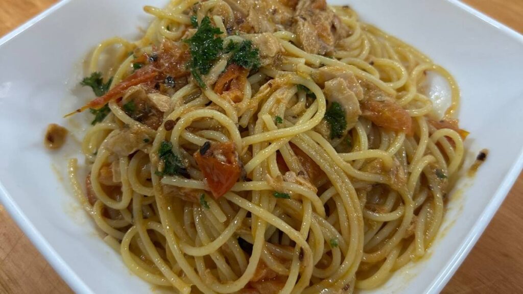 Pasta al Tonno: Receta Italiana Sencilla, Rápida y Deliciosa 1 Pasta al Tonno: Receta Italiana Sencilla, Rápida y Deliciosa