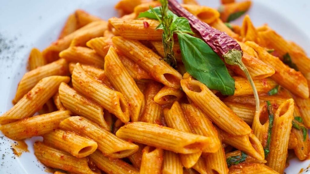 Pasta al Tonno: Receta Italiana Sencilla, Rápida y Deliciosa 2 Pasta al Tonno: Receta Italiana Sencilla, Rápida y Deliciosa