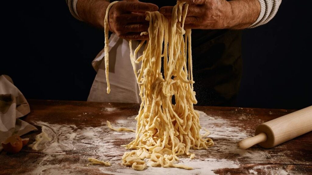 NO Pongas Aceite en el Agua de la Pasta: Verdad Italiana