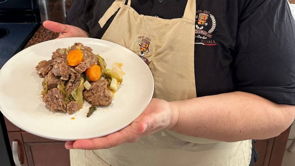 Caldo de Carne Estilo Italiano: Receta Auténtica (Carne Salteada) 2 Caldo de Carne Estilo Italiano: Receta Auténtica (Carne Salteada)